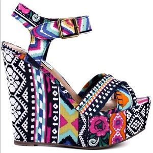 Steve Madden Winona Patterned Wedges